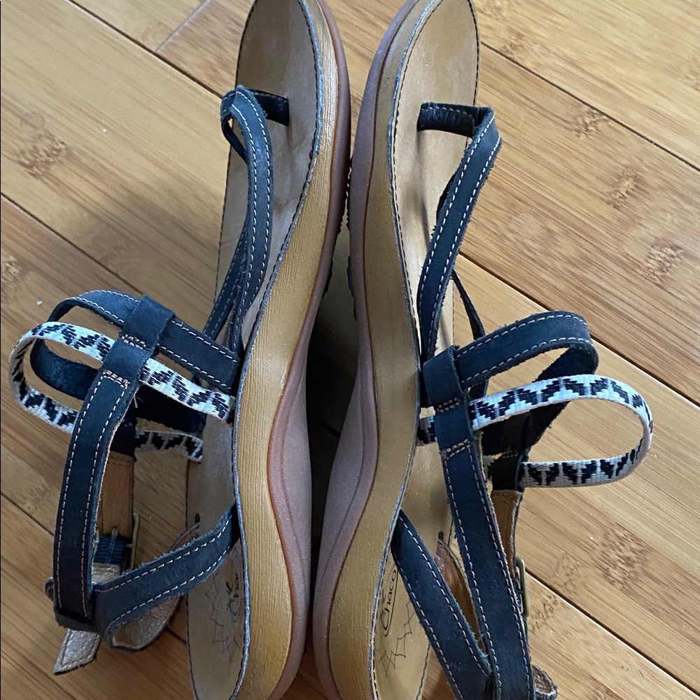 Beautiful Chaco sandals - Picture 7 of 8